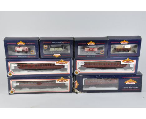A group of Bachmann Passenger Carriages and Rolling Stock. E in Boxes. (8)