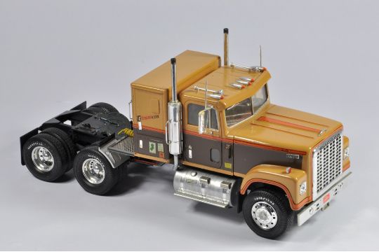 ertl international truck