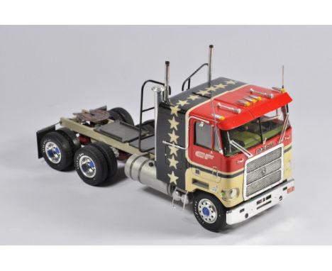 Interesting Early 1/25 Scale AMT Mack Cruise liner Truck Tractor Kit. Assembled and finished to a high standard. Excellent. H