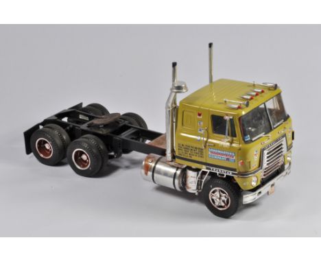 Interesting Early 1/25 Scale AMT International Truck Tractor Kit. Assembled and finished to a high standard. Excellent. Hard 