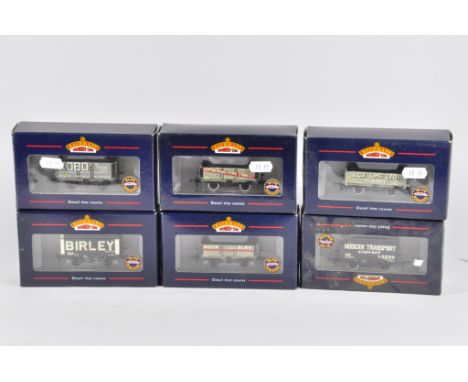 A group of Bachmann Rolling stock. E in boxes. (6)