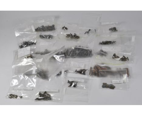 A large collection of sought after Skybird metal figures. 1/72 scale. Various poses and variations. Vickers Gun figures, Pilo