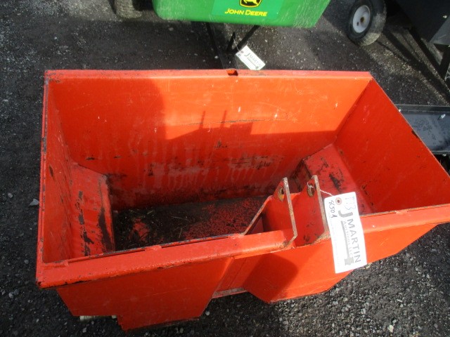 KUBOTA B8160 WEIGHT BOX