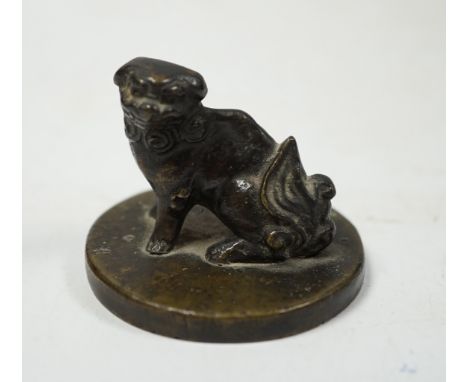 A Japanese bronze dog seal, base 5.6cm diameter