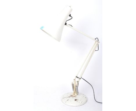 A retro vintage mid 20th century Herbert Terry &amp; Sons Ltd anglepoise desk lamp. The lamp having articulated arms and a co