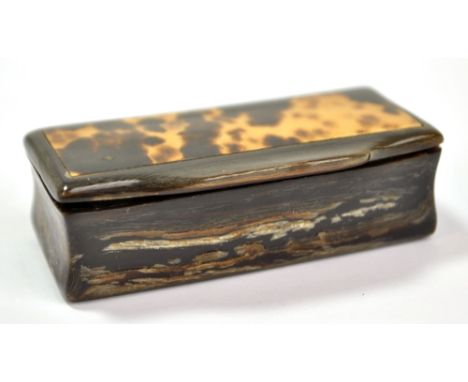 A Victorian horn rectangular snuff box with tortoiseshell inset hinged lid, 6 x 3cm.