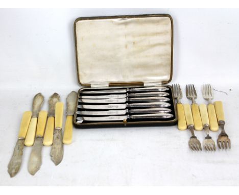 ISAAC ELLIS &amp; SONS; a set of six George V hallmarked silver bladed ivory handled fish knives and five forks, Sheffield 19