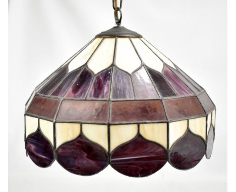 A Tiffany-style ceiling lamp, diameter 45cm.Additional InformationGeneral wear and tear throughout, some surface marks and sc