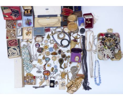 A collection of costume jewellery including vintage watches, enamel, brooches including vintage, agate and Exquisite,&nbsp;be