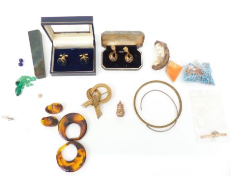 A collection of jewellery including a section of opal, bloodstone, T bar, brooch, Holland &amp; Sherry cufflinks, etc&nbsp;