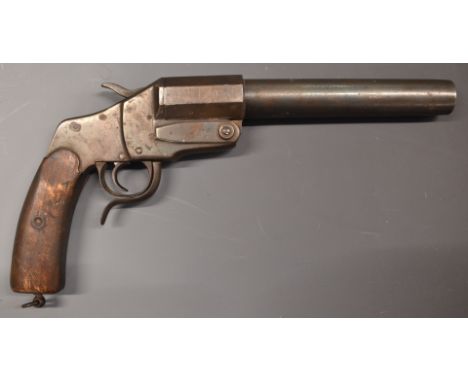 German WW1 flare or signalling pistol with two part mahogany grip, push forward underlever, suspension loop and 9 inch part o