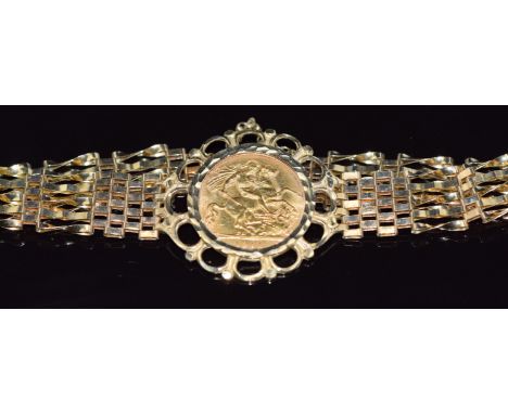 George V 1911 gold half sovereign in&nbsp;9ct gold gate link bracelet, 11.6g