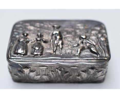 Edward VII hallmarked silver snuff box with embossed scene to lid, Birmingham 1908, maker&nbsp;Williams (Birmingham) Ltd, wid