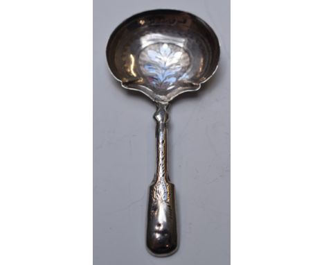 Georgian hallmarked silver tea caddy spoon with bright cut decoration, Birmingham 1824, maker Joseph Wilmore, length 8.7cm, w