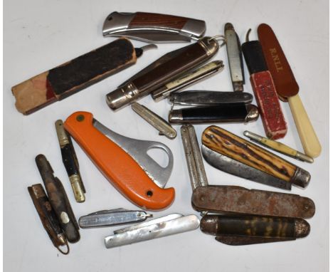 A collection of vintage penknives / fruit knives including two mother of pearl hallmarked silver examples, folding knife with