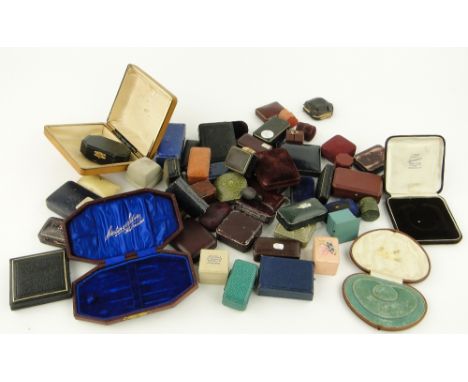 A large quantity of Vintage leather and other jewellery boxes.