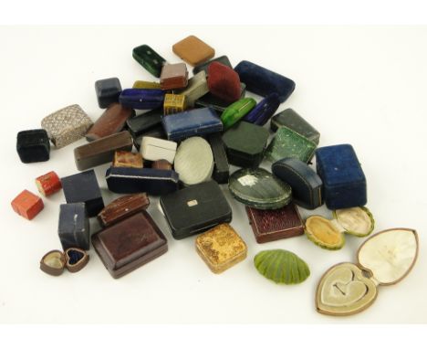A large quantity of Vintage leather and other jewellery boxes.