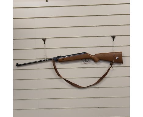 A Norica model 61 .22 calibre air rifle, break-barrel action, serial no. C37153, overall length 103cm 