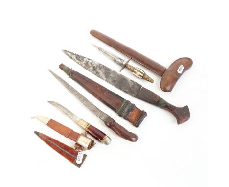 Various knives and daggers, including Middle Eastern Damascus Kris with hardwood scabbard, blade length 21cm (4) 