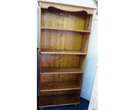 A pine five shelf bookshelf, 72cm wide