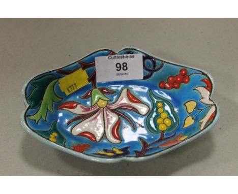 A DECORE A LA MAIN ENAMEL PAINTED DISH
