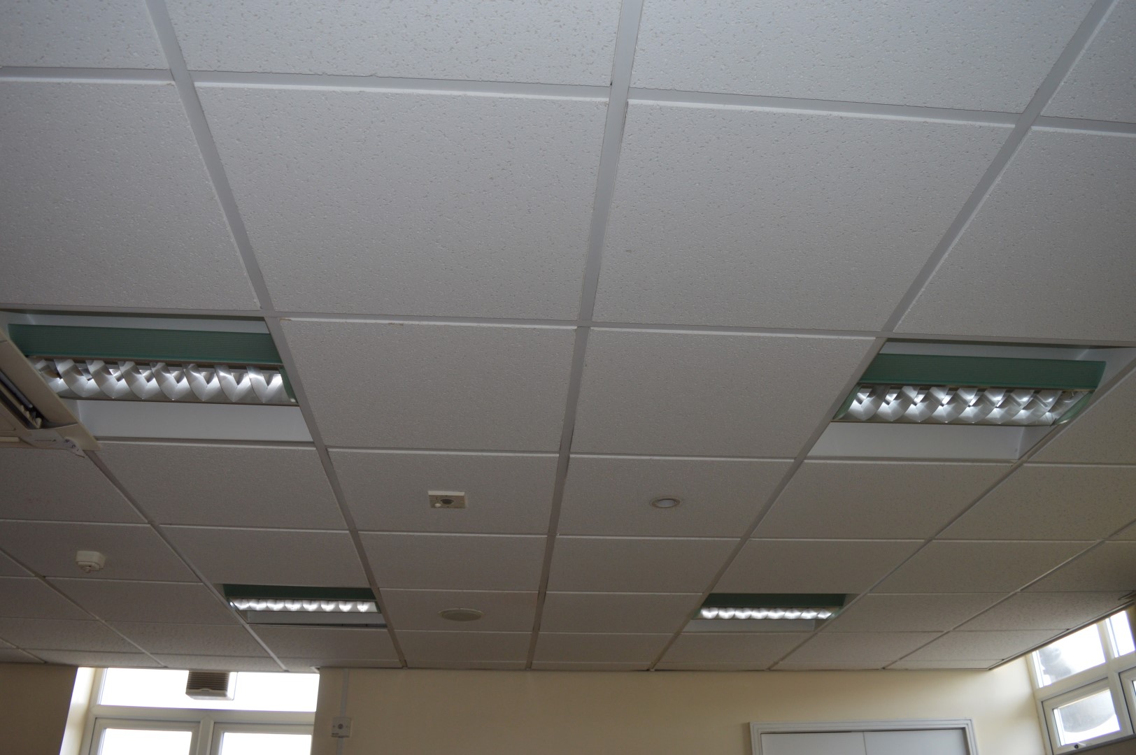 43 x Office Recessed Reflector Ceiling Lights With Philips RF Regulator ...