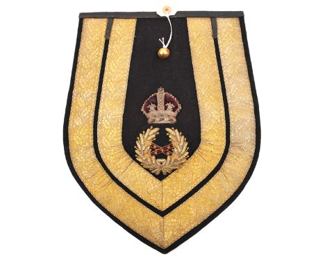 †A post 1902 pistol holster cover for mounted Field Marshal, of shield shaped blue cloth, double gilt lace border, embroidere
