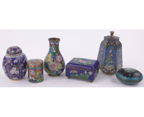 6 Pieces of Oriental Cloisonne enamel, (6).