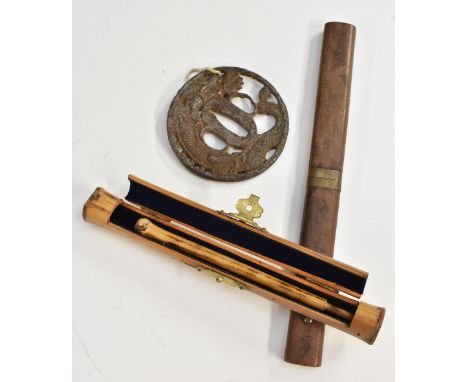 A World War I period German campaign knife and fork, hardwood grips, steel blades marked Solingen, 22cm long (closed), c.1915