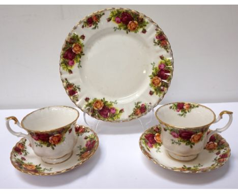 ROYAL ALBERT 'OLD COUNTRY ROSES' TEA SERVICE
comprising six cups, six saucers, and six side plates (18)