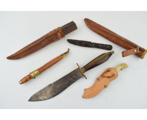 A collection of fixed blade hunting style sheath knives to include examples 'Made in Norway', 'P. Lepe Mexico' (Length 28cm) 