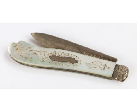 Victorian silver and mother of pearl handled fruit knife, Sheffield 1852, maker probably&nbsp;Hilliard &amp; Thomason, the fo