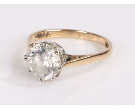 9 carat gold ring set with clear paste, ring size M, 2.5g