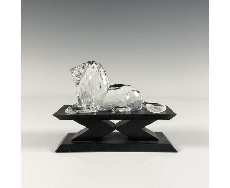 Lead crystal figure lion. This piece is a 1995 annual edition and is the final piece that is part of the Inspiration Africa c