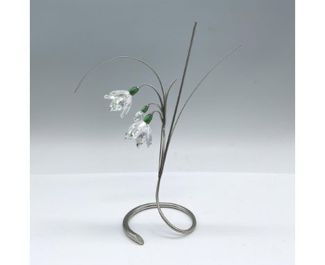 A stunning floral figure of a Snowdrop from the Silver Lake theme group. Feature two bloomed drooping flowers in moonlight cr