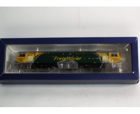 Bachmann 00 gauge class 17 boxed diesel locomotive  