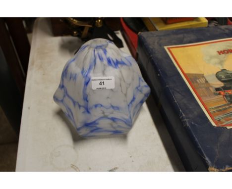 An Art Deco mottled glass light shade 