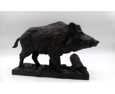 Rusche, Richard (1851 Diesdorf/ Magdeburg - 1935), Galvanobronze, auf rechteckigerNaturplinthe stehender Keiler, an der Plint
