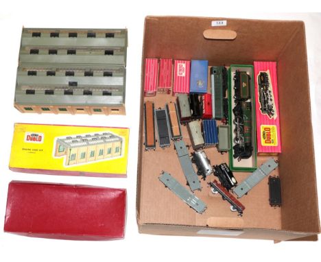 Hornby Dublo 2-Rail Locomotives, Rolling Stock And Other Items 2224 2-8-0 Class 8F BR 48073 (G-E box G-F) Barnstaple (F, some