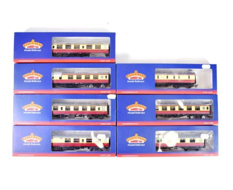 Bachmann OO Gauge BR Crimson And Cream Coaches 34326A Stanier Parcels van, 39450 LMS Porthole, 34486 Thompson 1st corridor, 3