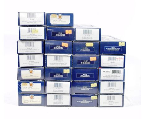 Bachmann OO Gauge A Collection Of 25 Assorted Coaches  (all E boxes E) (25)