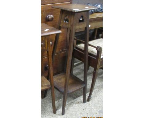 EARLY 20TH CENTURY OAK TWO-TIER JARDINIERE STAND, 26CM WIDE