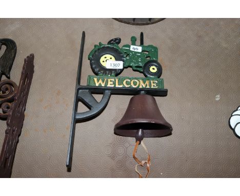 A doorbell decorated with a tractor (40)