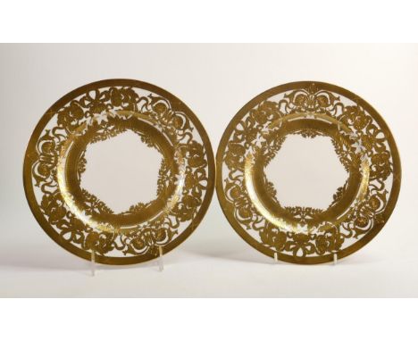 De Lamerie Fine Bone China Royal Bow Patterned Dinner Plates , specially made high end quality item, diameter 27cm(2) 