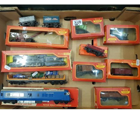 A collection of Triang Hornby 00 gauge scale models to include Diesel Pullman engine, R.122 cattle wagon, R.124 Brake van, R.