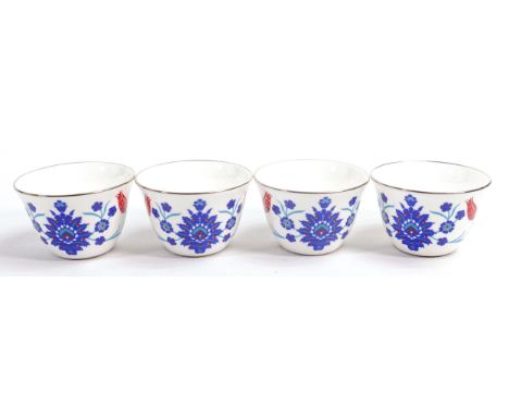 De Lamerie Fine Bone China heavily gilded Tea Bowls, specially made high end quality item, Made in England, height 5cm (4) 