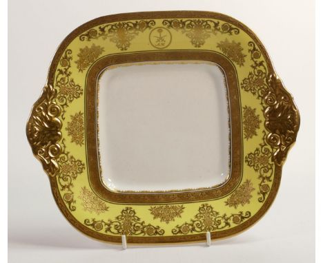 De Lamerie Fine Bone China Gold on Lemon Handled Sandwich Plate  , specially made high end quality item, length 27cm 