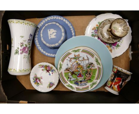 A mixed collection of items to include Royal Doulton Camila Vase, Wedgwood Jasperware, Spode decorative wall plate etc 