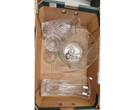 A Mixed Collection of Glass items to Include Vases, Trinket Dish, Fruit Bowl, Etc (1 Tray) 