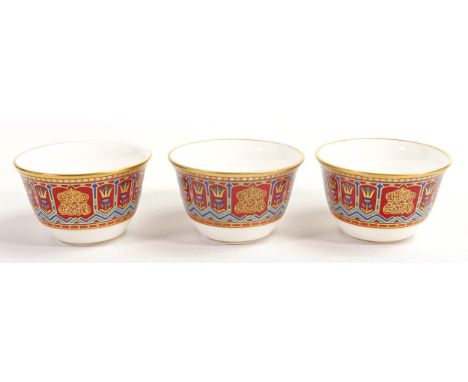 De Lamerie Fine Bone China heavily gilded Tea Bowls, specially made high end quality item, Made in England, height 4.5cm (3) 